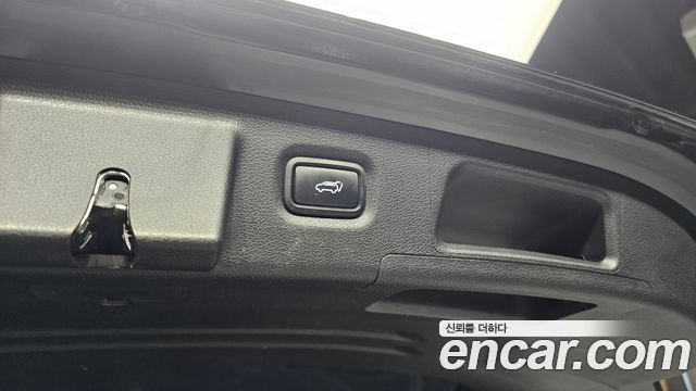 Hyundai Santa Fe Diesel 2.2 2WD Prestige 2023 — фото 20