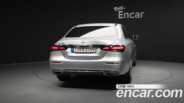 Mercedes-Benz E-Class (W213) E250 Exclusive 2022 — фото 4