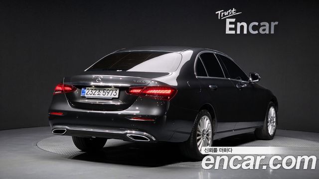 Mercedes-Benz E-Class (W213) E250 Exclusive 2022 — фото 2