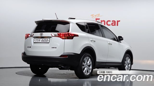 Toyota RAV4 2.5 2WD 4th 2015 — фото 2