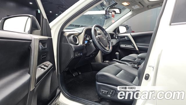 Toyota RAV4 2.5 2WD 4th 2015 — фото 10