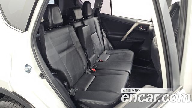 Toyota RAV4 2.5 2WD 4th 2015 — фото 12