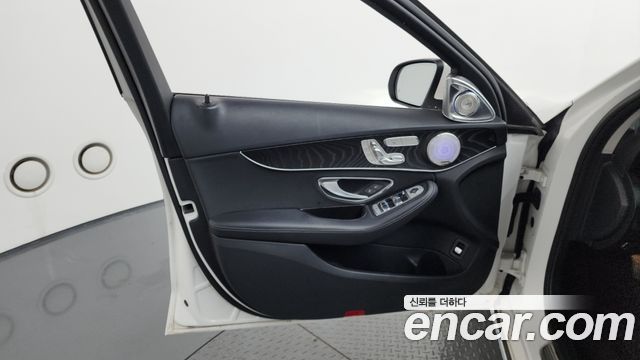 Mercedes-Benz C-Class (W205) C220 d Avantgarde 2019 — фото 24