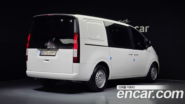 Hyundai Staria Cargo 5-Seater Smart 2022 — фото 2