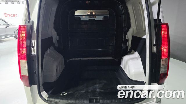 Hyundai Staria Cargo 5-Seater Smart 2022 — фото 17