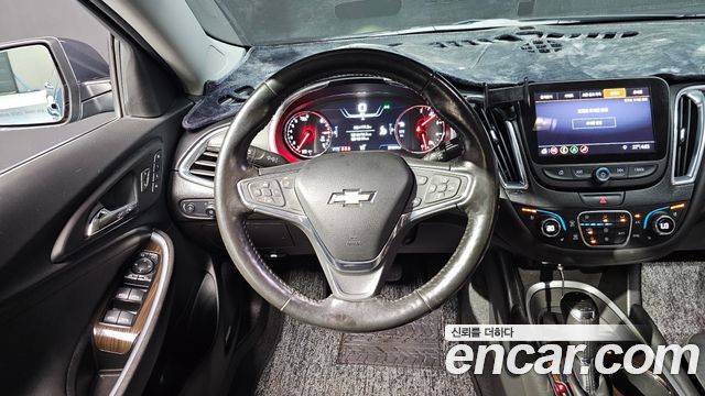 Chevrolet Malibu 1.3 Turbo Premier 2019 — фото 12