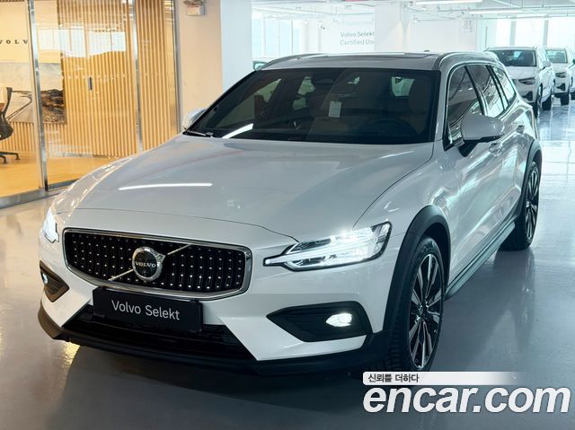 Volvo V60 Cross Country (II) B5 Ultra AWD