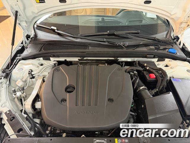 Volvo V60 Cross Country (II) B5 Ultra AWD 2025 — фото 6