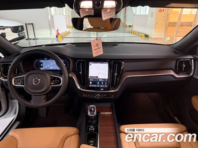 Volvo V60 Cross Country (II) B5 Ultra AWD 2025 — фото 7