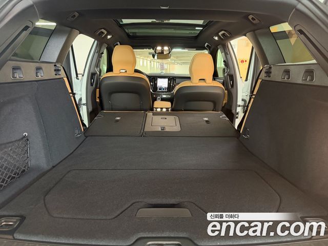 Volvo V60 Cross Country (II) B5 Ultra AWD 2025 — фото 16