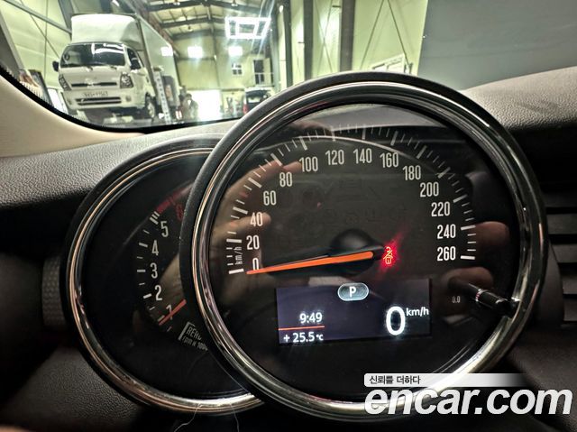 MINI Cooper D Clubman Standard 2nd 2016 — фото 10