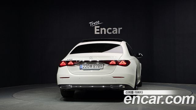 Mercedes-Benz E-Class (W214) E200 Avantgarde 2025 — фото 4