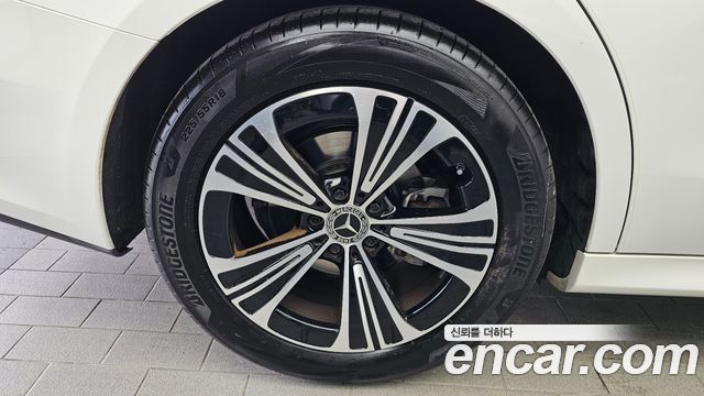 Mercedes-Benz E-Class (W214) E200 Avantgarde 2025 — фото 5