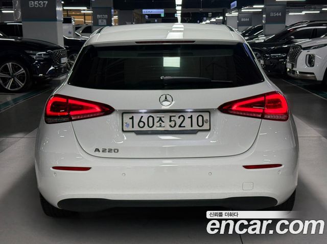 Mercedes-Benz A-Class (W177) A220 Hatchback 2020 — фото 3