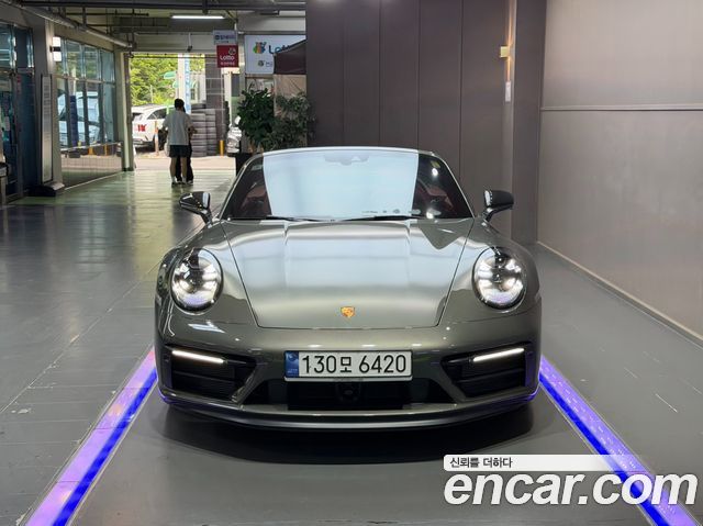 Porsche 911 (992) Carrera 4 GTS Cabriolet