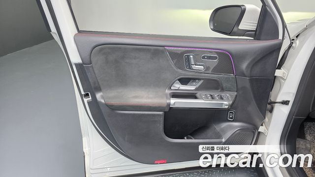 Mercedes-Benz GLB-Class (X247) GLB250 4MATIC 2021 — фото 24