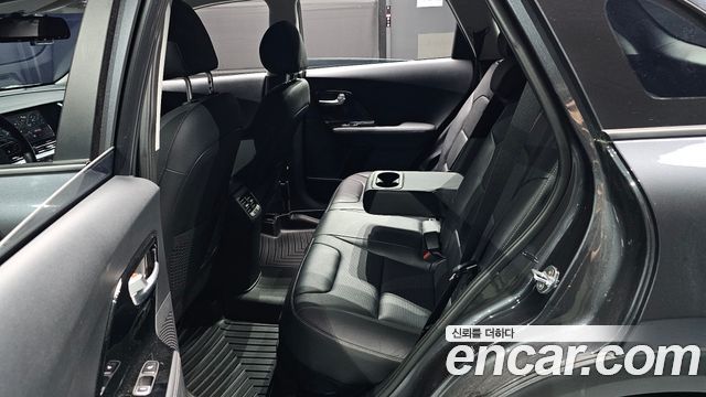 Kia Niro 1.6 HEV Noblesse Special 2021 — фото 11