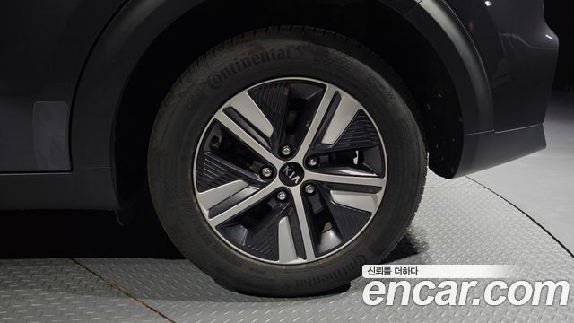 Kia Niro 1.6 HEV Noblesse Special 2021 — фото 21