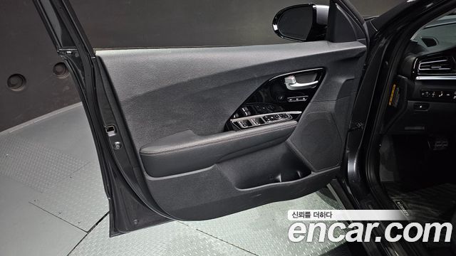 Kia Niro 1.6 HEV Noblesse Special 2021 — фото 24