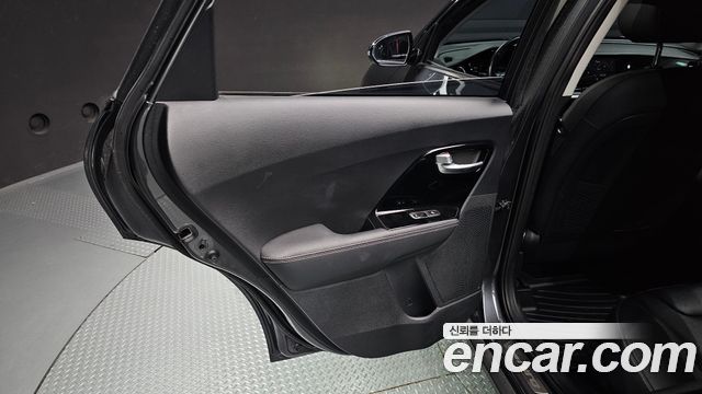 Kia Niro 1.6 HEV Noblesse Special 2021 — фото 25