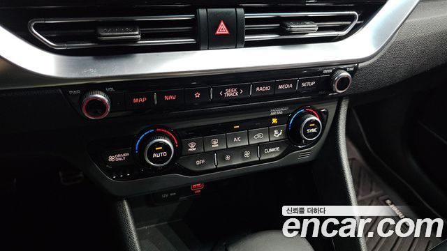 Kia Niro 1.6 HEV Noblesse Special 2021 — фото 28