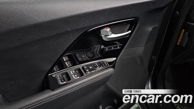 Kia Niro 1.6 HEV Noblesse Special 2021 — фото 32
