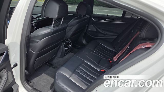 BMW 5 Series (G30) 530e M Sport 2022 — фото 15