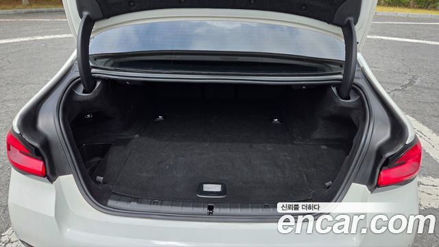 BMW 5 Series (G30) 530e M Sport 2022 — фото 22