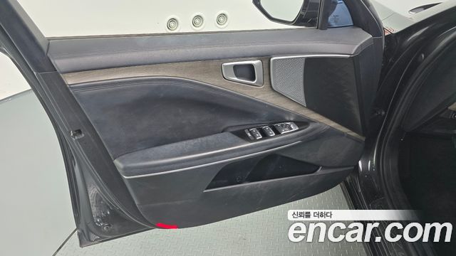 Kia K8 2.5 Gasoline 2WD Noblesse 2022 — фото 24