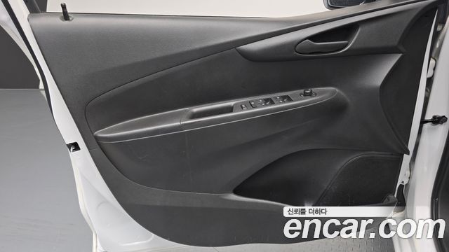 Chevrolet Spark LT 2022 — фото 24