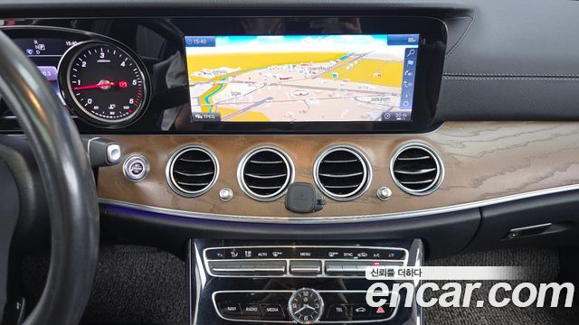 Mercedes-Benz E-Class (W213) E220d Exclusive 2019 — фото 13