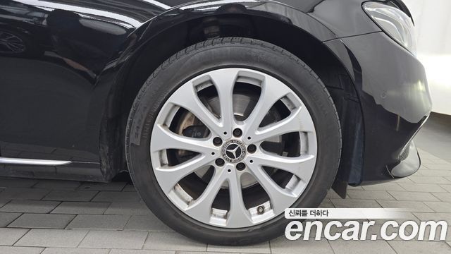 Mercedes-Benz E-Class (W213) E220d Exclusive 2019 — фото 21