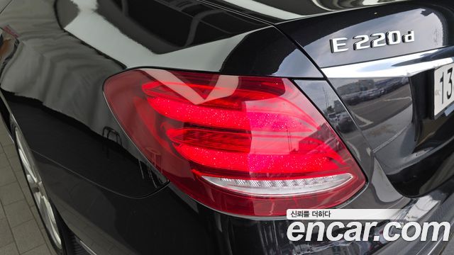 Mercedes-Benz E-Class (W213) E220d Exclusive 2019 — фото 23
