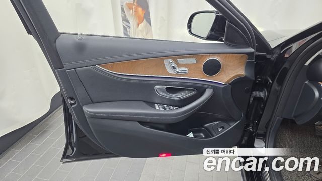Mercedes-Benz E-Class (W213) E220d Exclusive 2019 — фото 24