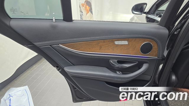 Mercedes-Benz E-Class (W213) E220d Exclusive 2019 — фото 25