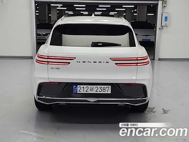 Genesis GV70 2.5T Gasoline 2WD 2025 — фото 3