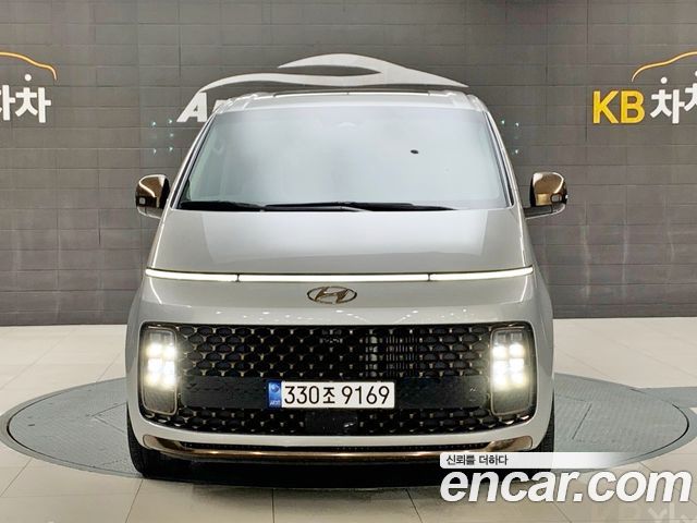 Hyundai Staria 4WD Lounge 9-Seater Inspiration 2022 — фото 3