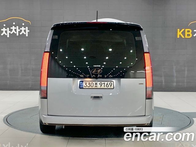 Hyundai Staria 4WD Lounge 9-Seater Inspiration 2022 — фото 4