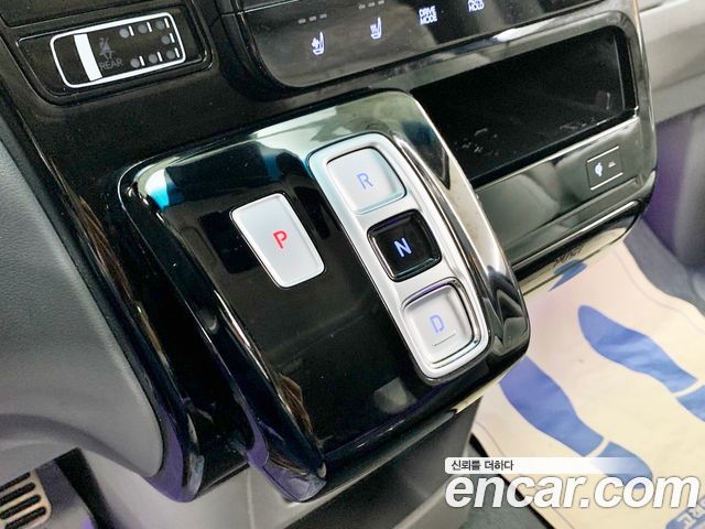 Hyundai Staria 4WD Lounge 9-Seater Inspiration 2022 — фото 9