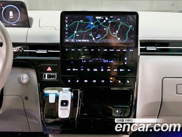Hyundai Staria 4WD Lounge 9-Seater Inspiration 2022 — фото 16