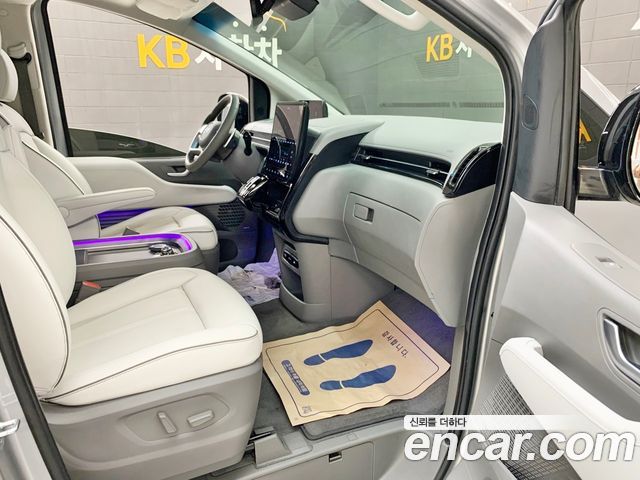 Hyundai Staria 4WD Lounge 9-Seater Inspiration 2022 — фото 18