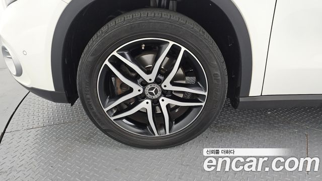 Mercedes-Benz GLA-Class (X156) GLA220 Premium 2019 — фото 5