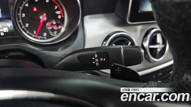 Mercedes-Benz GLA-Class (X156) GLA220 Premium 2019 — фото 9