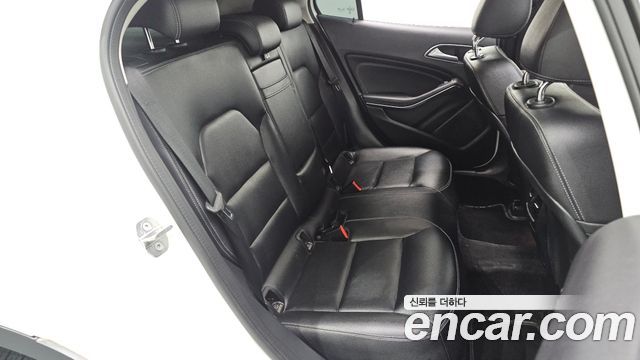 Mercedes-Benz GLA-Class (X156) GLA220 Premium 2019 — фото 12