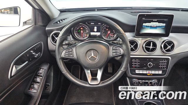 Mercedes-Benz GLA-Class (X156) GLA220 Premium 2019 — фото 13