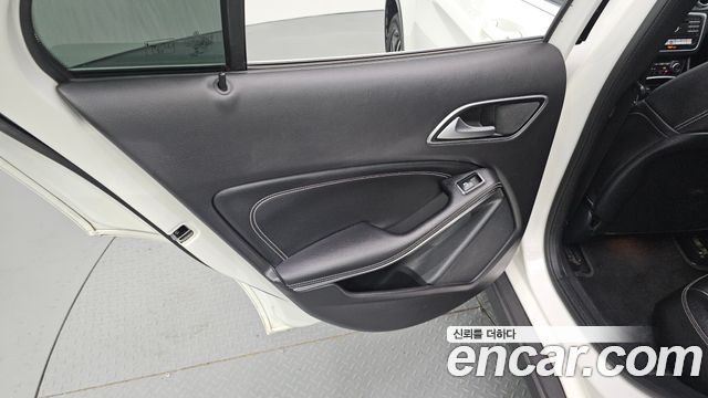 Mercedes-Benz GLA-Class (X156) GLA220 Premium 2019 — фото 25