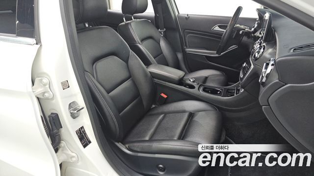 Mercedes-Benz GLA-Class (X156) GLA220 Premium 2019 — фото 26