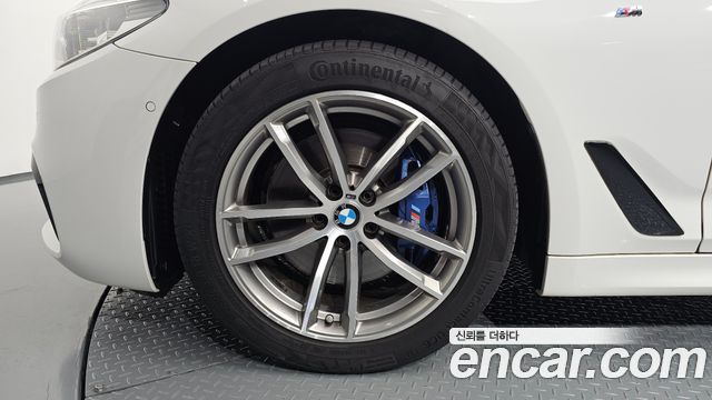 BMW 5 Series (G30) 530i xDrive M Sport Package Plus 2017 — фото 5