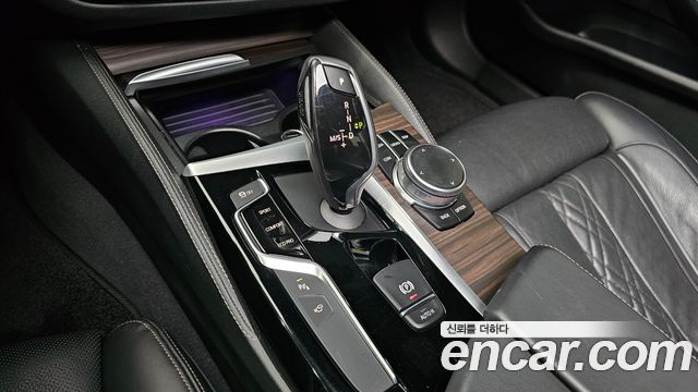 BMW 5 Series (G30) 530i xDrive M Sport Package Plus 2017 — фото 9