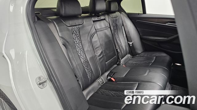 BMW 5 Series (G30) 530i xDrive M Sport Package Plus 2017 — фото 12
